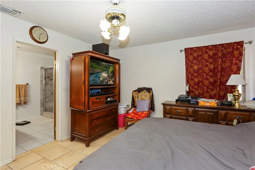 7486 Earhart Avenue, Hesperia, California 92345 home-pic-21