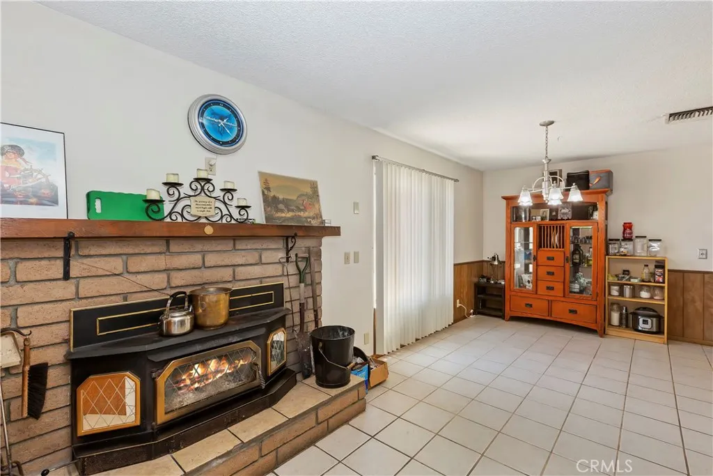 7486 Earhart Avenue, Hesperia, California 92345 home-pic-16