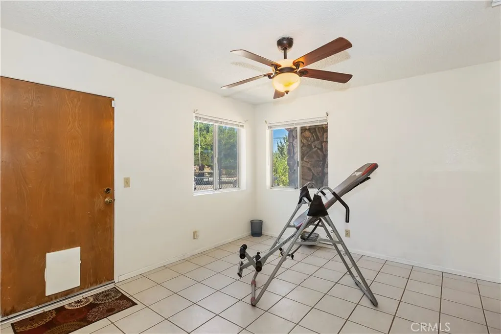 7486 Earhart Avenue, Hesperia, California 92345 home-pic-25