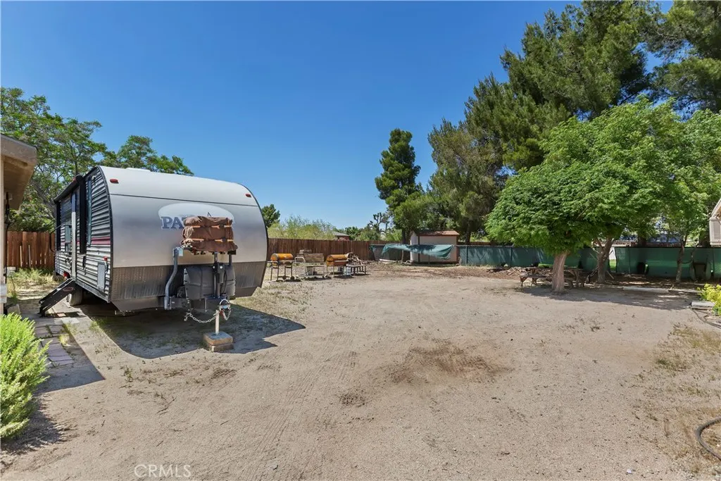 7486 Earhart Avenue, Hesperia, California 92345 home-pic-35