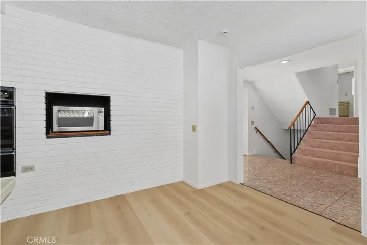 1194 Lyndhurst Drive Nw, Riverside, California 92506