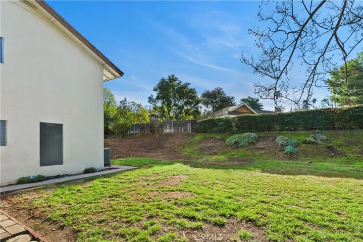 1194 Lyndhurst Drive Nw, Riverside, California 92506