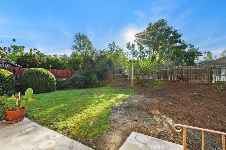 1194 Lyndhurst Drive Nw, Riverside, California 92506