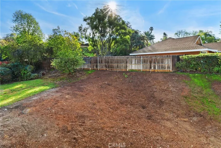1194 Lyndhurst Drive Nw, Riverside, California 92506