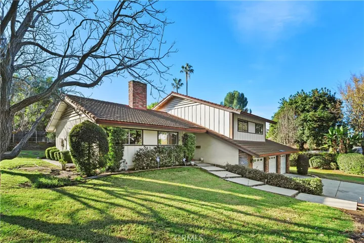 1194 Lyndhurst Drive Nw, Riverside, California 92506