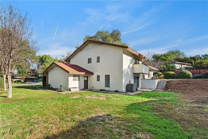 1194 Lyndhurst Drive Nw, Riverside, California 92506