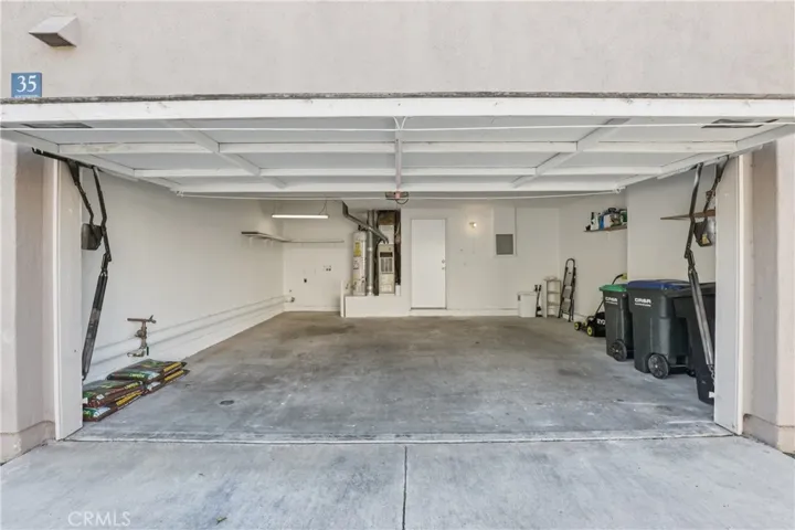 2 Car garage w/Laundry Area - 35 Southwind, Aliso Viejo, CA, 92656