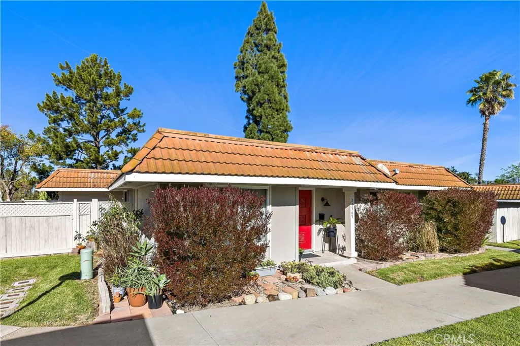 23565 El Cerrito, Aliso Viejo, California 92656 home-pic-17
