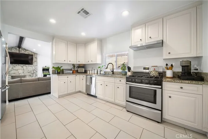 853 N 5th Ave, Covina, California 91723