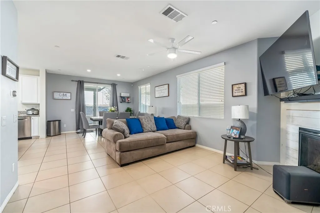 3681 Bilberry, San Bernardino, California 92407 home-pic-6