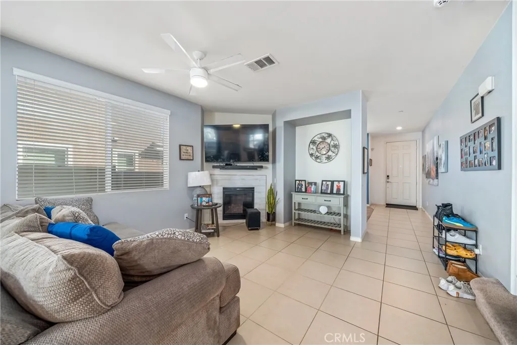 3681 Bilberry, San Bernardino, California 92407 home-pic-7
