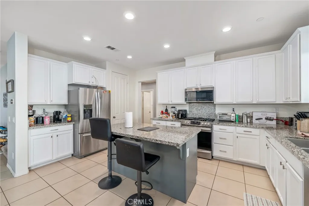 3681 Bilberry, San Bernardino, California 92407 home-pic-12