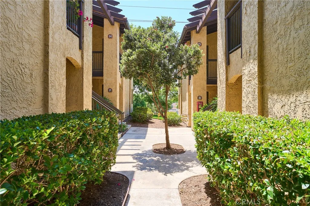 25591 Indian Hill Lane E, Laguna Hills, California 92653 home-pic-2