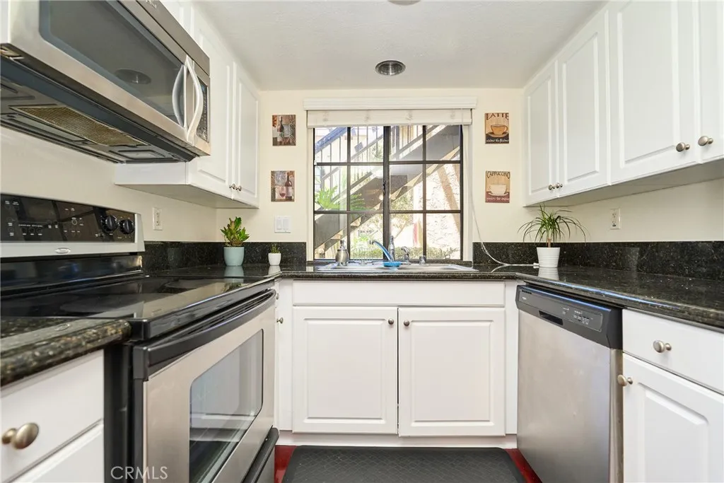 25591 Indian Hill Lane E, Laguna Hills, California 92653 home-pic-9
