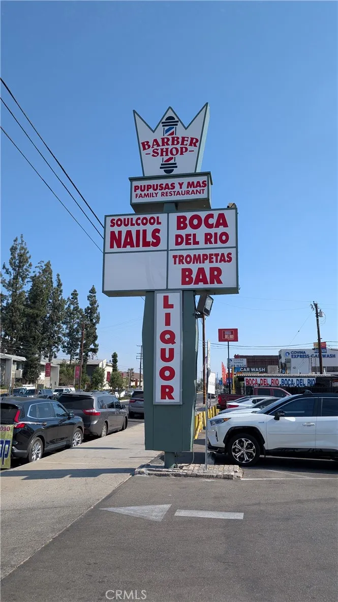 Large signage for the strip center