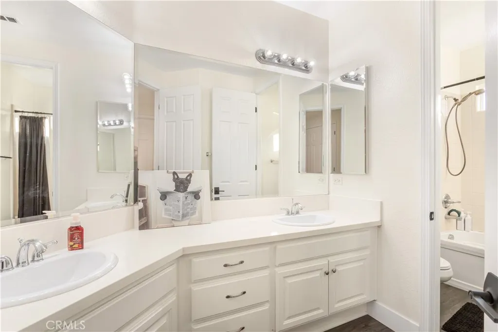 8824 Soothing Court, Corona, California 92883 home-pic-26