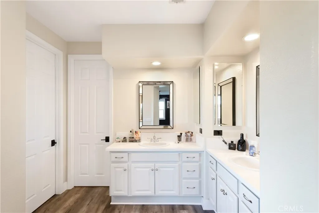 8824 Soothing Court, Corona, California 92883 home-pic-25