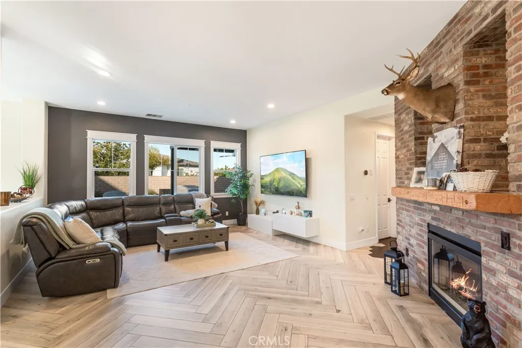 8824 Soothing Court, Corona, California 92883 home-pic-11