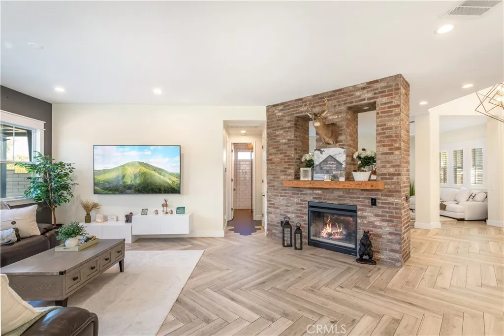 8824 Soothing Court, Corona, California 92883 home-pic-13