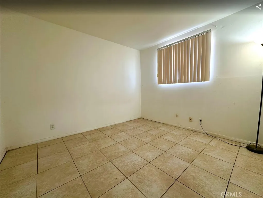 39302 10th E, Palmdale, California 93550 home-pic-14