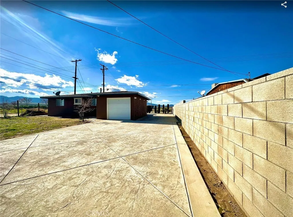 39302 10th E, Palmdale, California 93550 home-pic-7