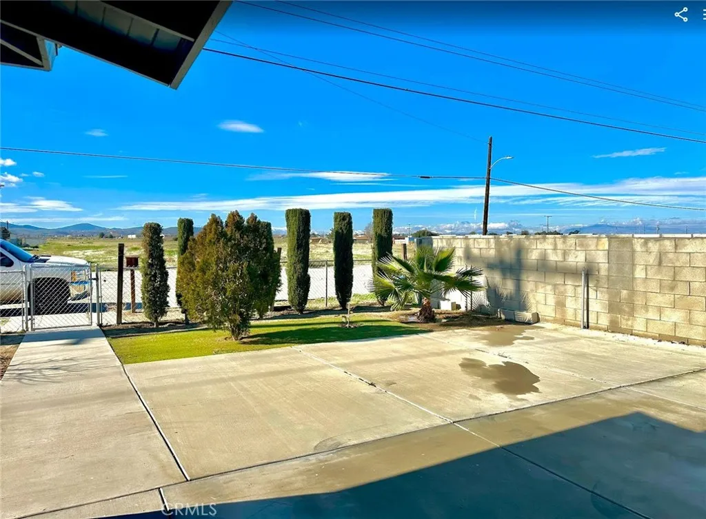 39302 10th E, Palmdale, California 93550 home-pic-5
