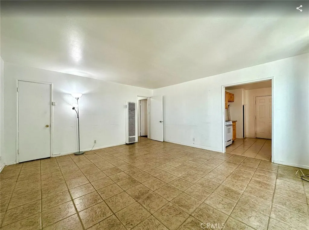 39302 10th E, Palmdale, California 93550 home-pic-8