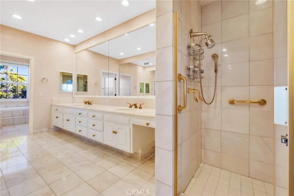 12305 Ridge, Los Angeles, California 90049 home-pic-39
