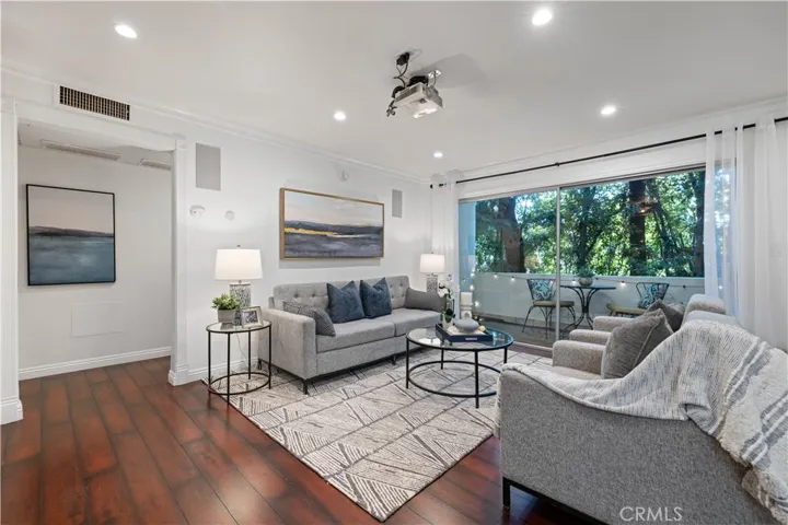 5215 Balboa Boulevard 203, Encino, California 91316
