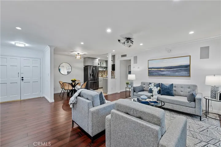 5215 Balboa Boulevard 203, Encino, California 91316
