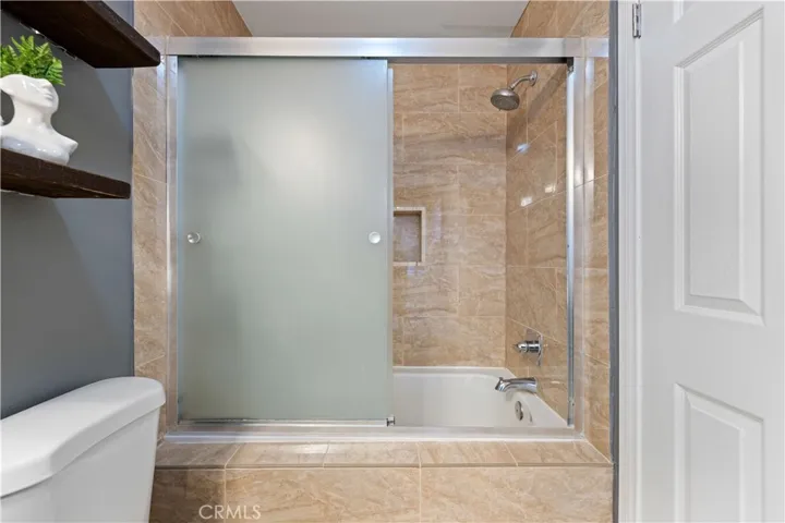 5215 Balboa Boulevard 203, Encino, California 91316