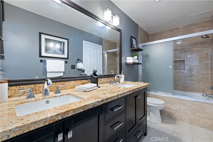 5215 Balboa Boulevard 203, Encino, California 91316