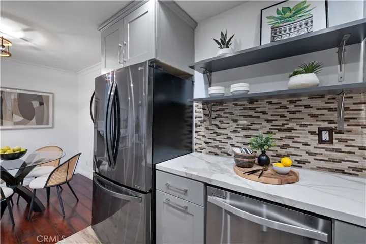 5215 Balboa Boulevard 203, Encino, California 91316