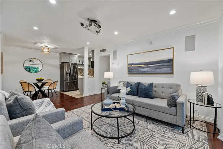 5215 Balboa Boulevard 203, Encino, California 91316