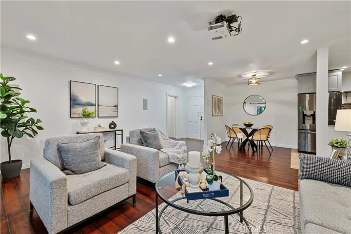 5215 Balboa Boulevard 203, Encino, California 91316