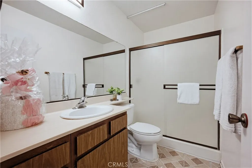 643 W Villa Chaparral, San Jacinto, California 92583 home-pic-20