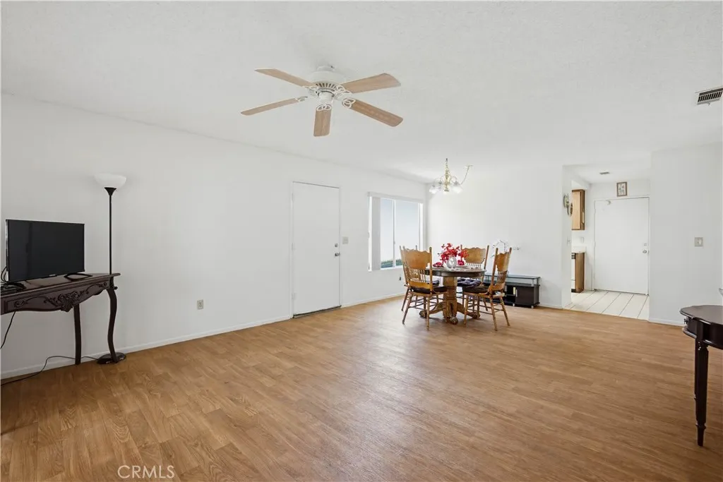 643 W Villa Chaparral, San Jacinto, California 92583 home-pic-9