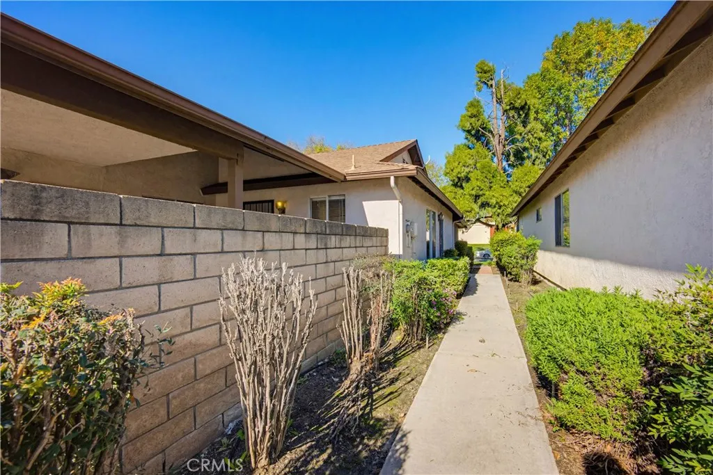 643 W Villa Chaparral, San Jacinto, California 92583 home-pic-37