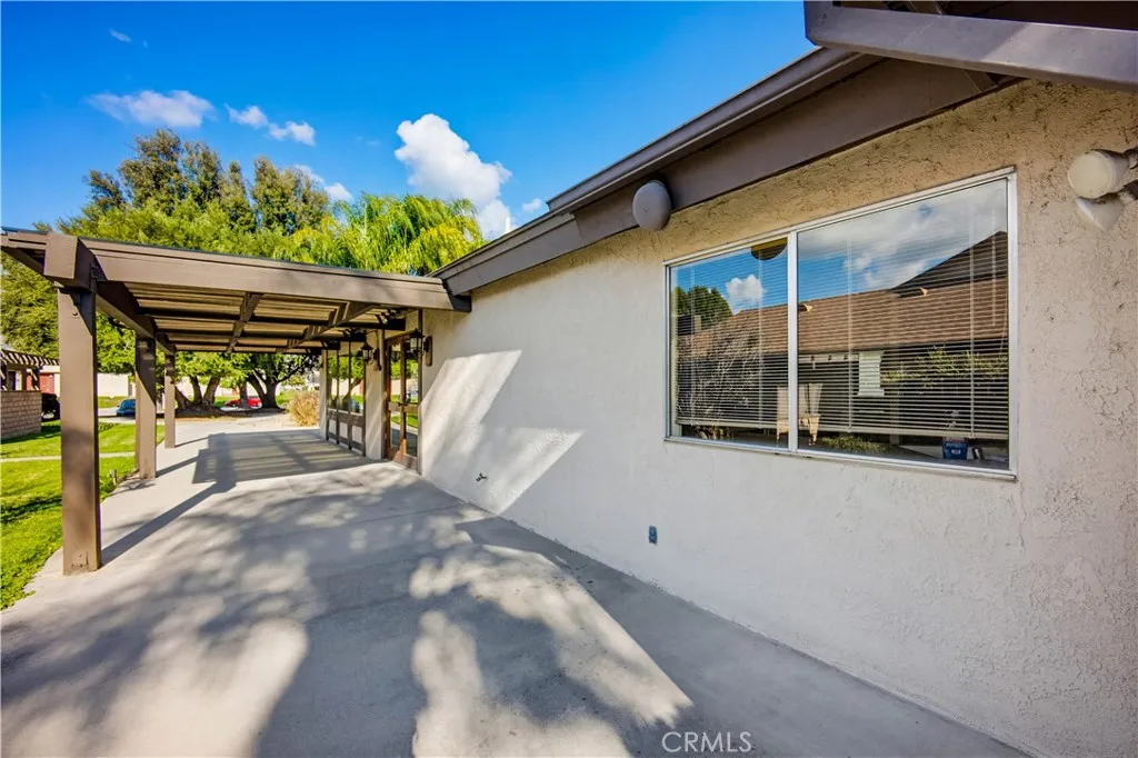 643 W Villa Chaparral, San Jacinto, California 92583 home-pic-31