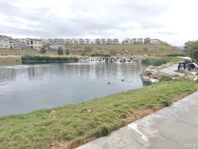 BEAUTIFUL LAKE WITH WALKING TRAIL AND PLAY AREA FOR KIDS!