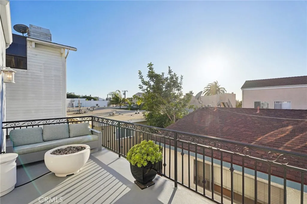 654 5th Street, Hermosa Beach, California 90254 home-pic-34