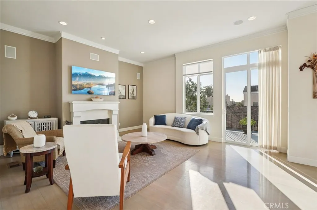 654 5th Street, Hermosa Beach, California 90254 home-pic-8