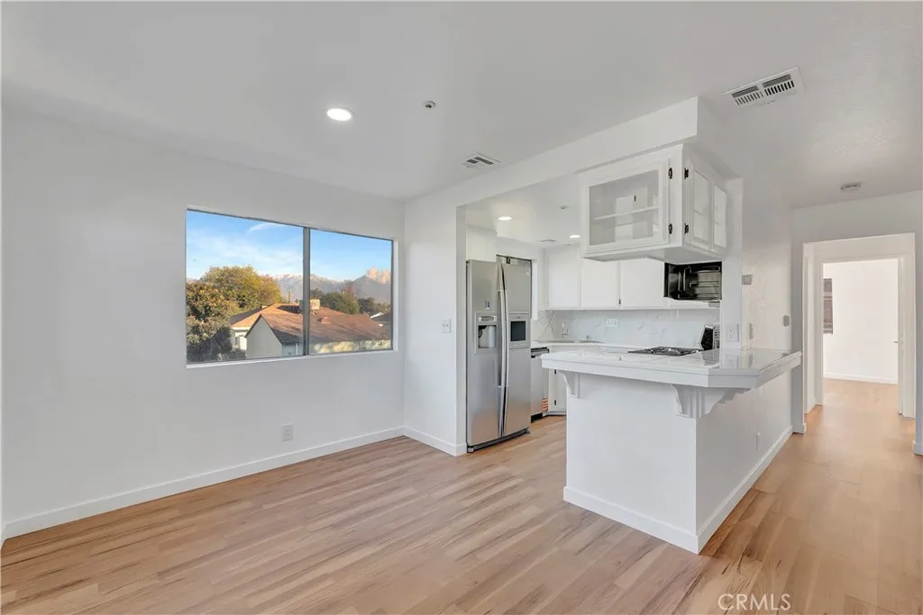 609 E Phillips, Pomona, California 91766 home-pic-9