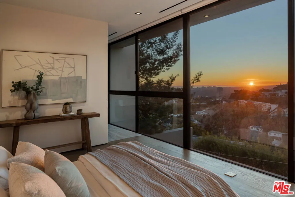8777 W Hollywood Blvd, Los Angeles, California 90069 home-pic-14