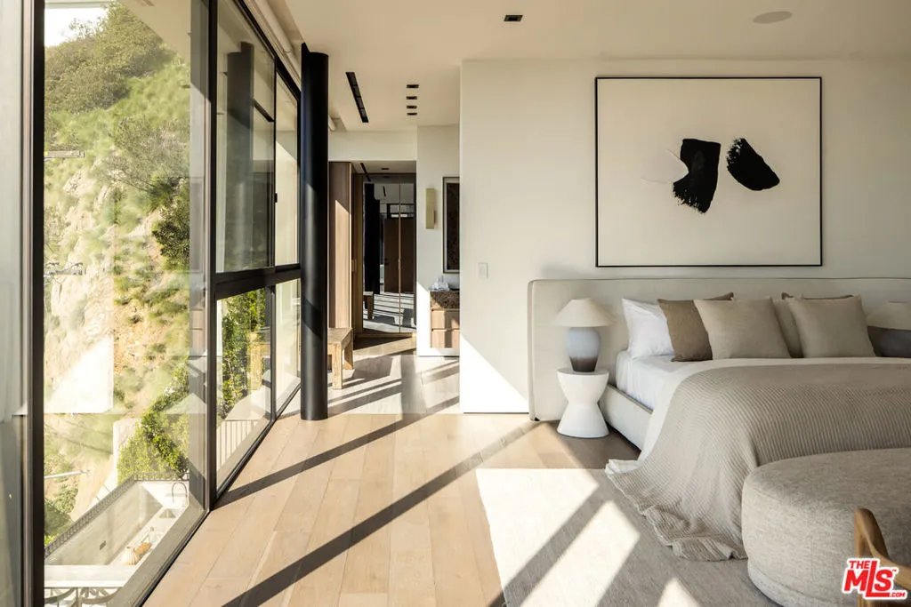 8777 W Hollywood Blvd, Los Angeles, California 90069 home-pic-12