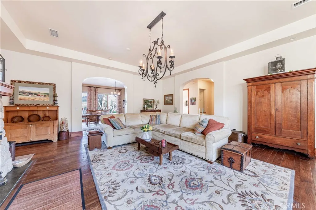 26525 Carancho Road, Temecula, California 92590 home-pic-9