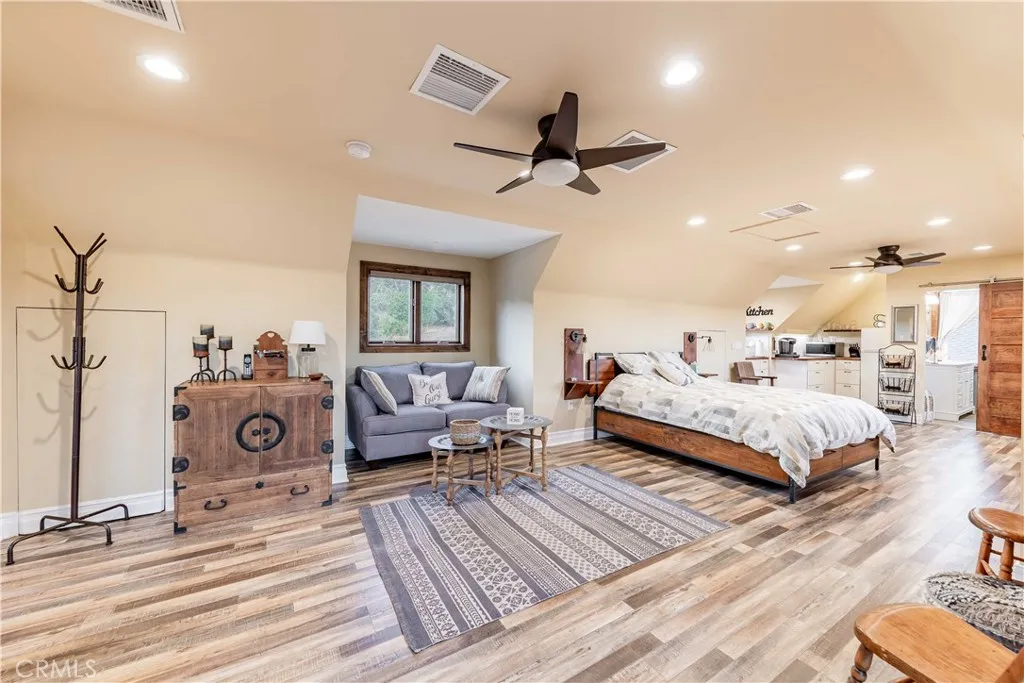 26525 Carancho Road, Temecula, California 92590 home-pic-36