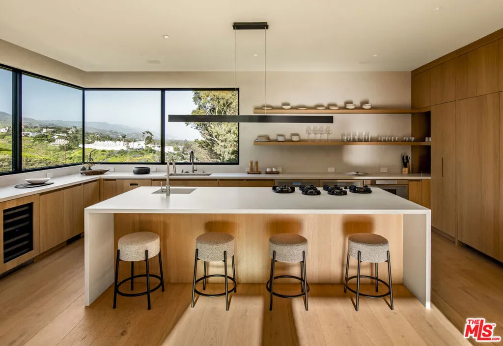28869 Selfridge Drive, Malibu, California 90265 home-pic-5