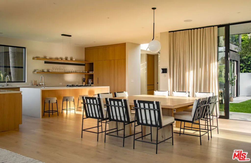 28869 Selfridge Drive, Malibu, California 90265 home-pic-4