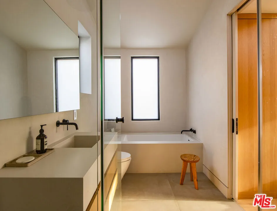 28869 Selfridge Drive, Malibu, California 90265 home-pic-20